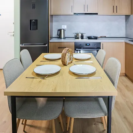 Luxury In Kaimi Complex Wifi Ac Apartman Tirana